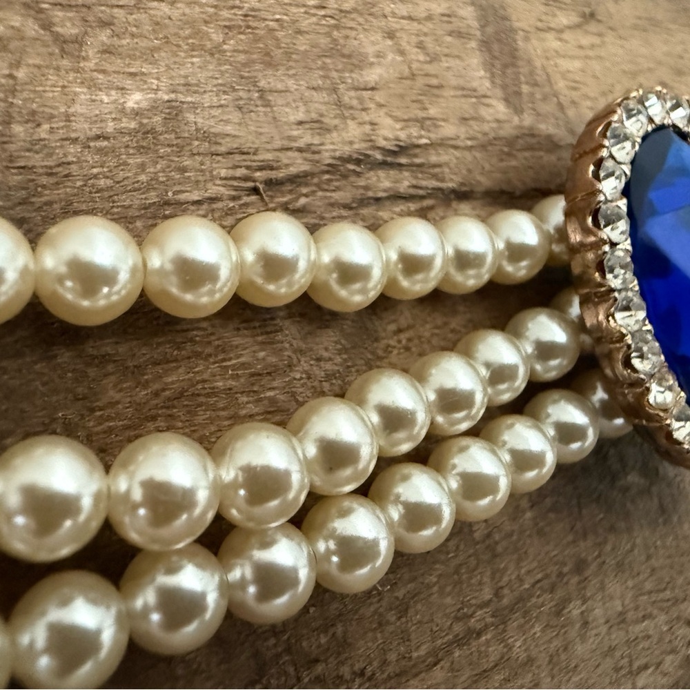 Large Multi Strand Faux Pearl and Blue Stone Costume Fashion Bracelet - Picture 8 of 9